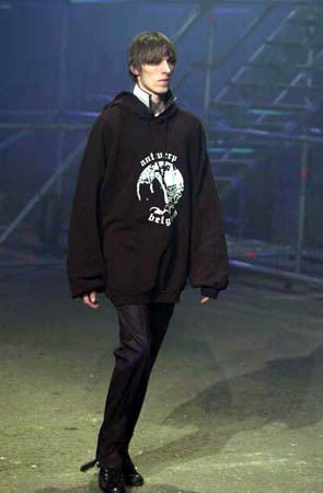 2001 'Antwerp' Curved Hem T-Shirt