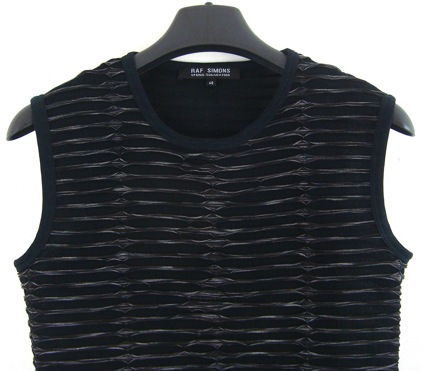 2006 Laser-Cut Overlaid Knit Sleeveless Top