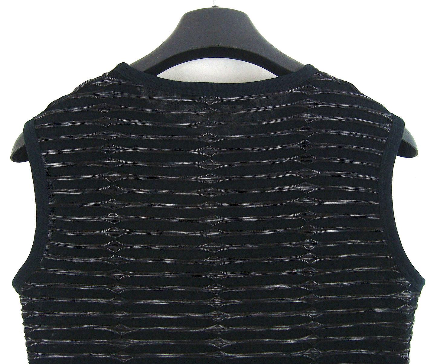 2006 Laser-Cut Overlaid Knit Sleeveless Top