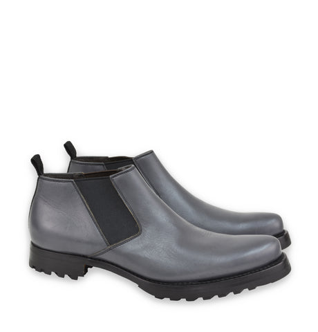 2000s Point Toe Short Chelsea Boots with Tread Sole in Calfskin