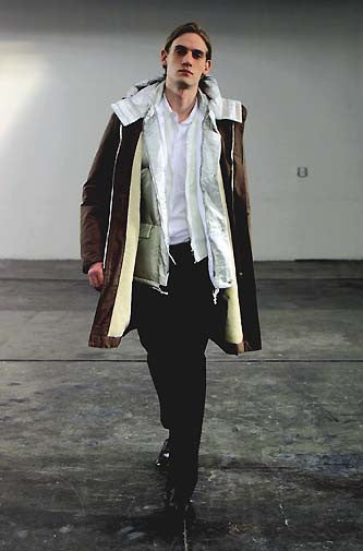 Helmut Lang 1997 Padded Coated Polyester Liner Vest – ENDYMA Helmut Lang 1997 Padded Coated Polyester Liner Vest – ENDYMA